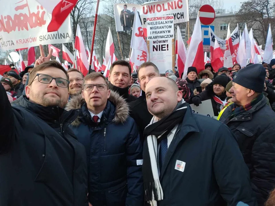 Pleszewianie na "Marszu Wolnych Polaków" w Warszawie