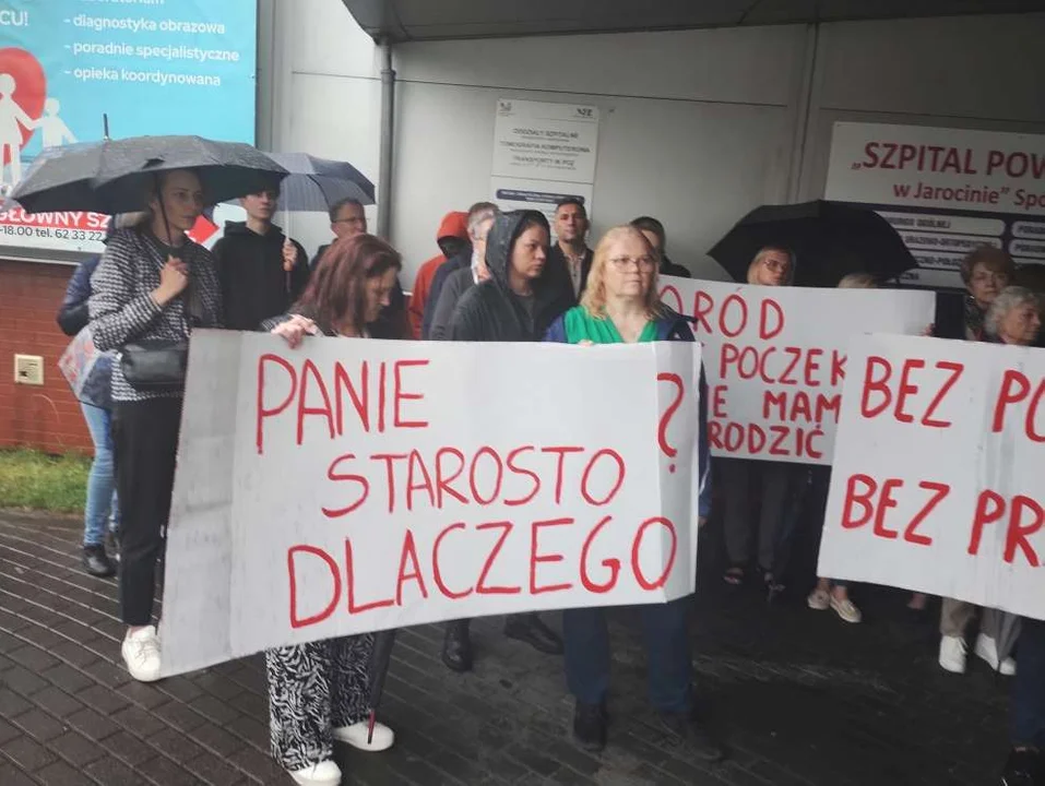 Protest wobec likwidacji położnictwa i oddziału noworodkowego w jarocińskim szpitalu