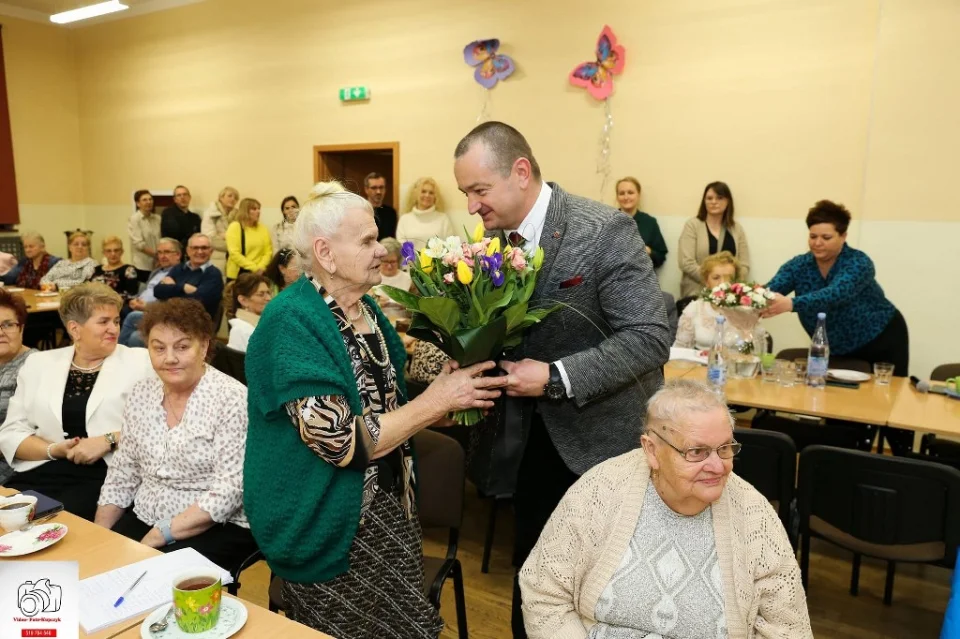 Kobylin. Dzień Kobiet u seniorów