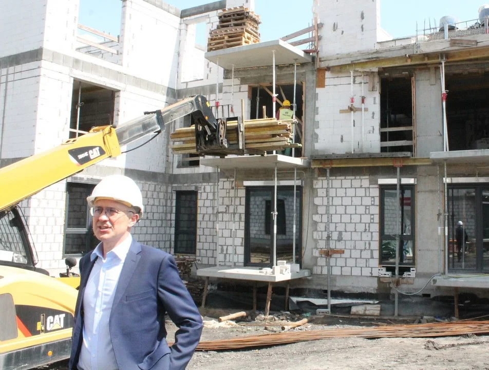 Na jakim etapie jest budowa nowych bloków w Pleszewie? [ZDJĘCIA] - Zdjęcie główne
