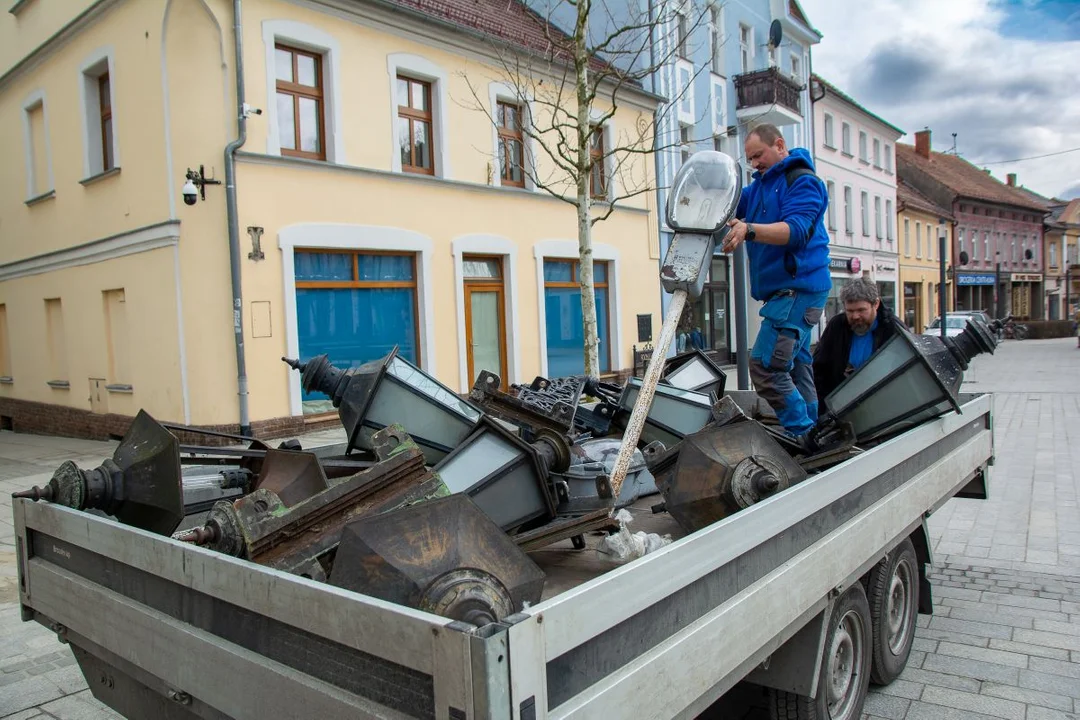 Sprawa lamp zdemontowanych w centrum Jarocina będzie tematem zebrania w Kamienicy Kultury [SONDA]