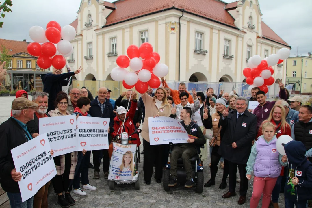 Spacer działaczy i sympatyków KO ulicami Jarocina