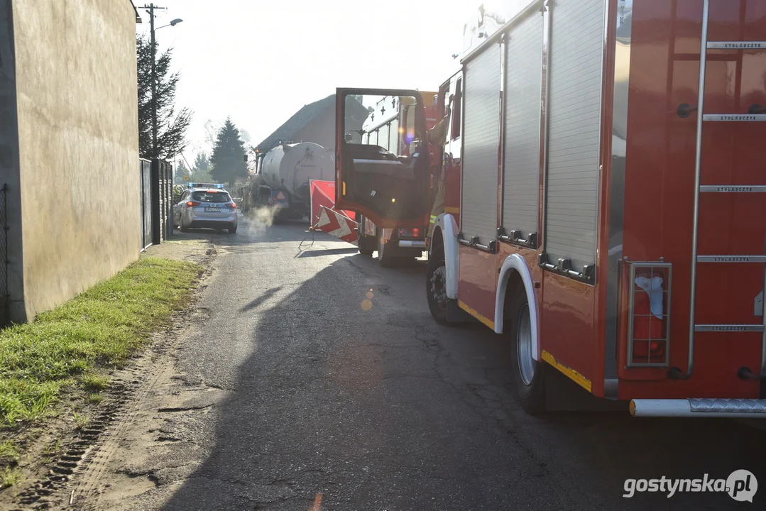 Wypadek śmiertelny w Żytowiecku. Mężczyzna przejechany przez ciągnik