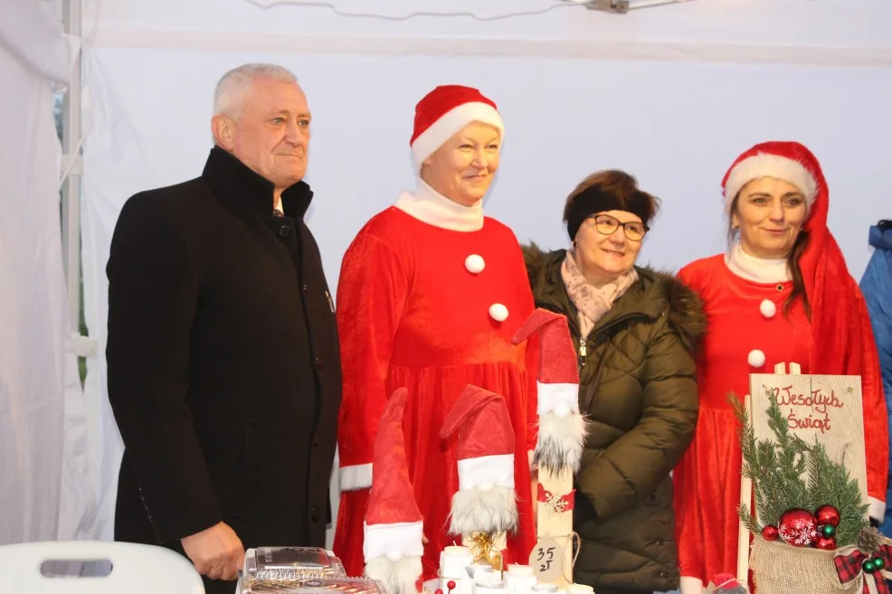 Jarmark bożonarodzeniowy i finał konkursu "Wilekopolskie smaki wigilijne w Choczu"