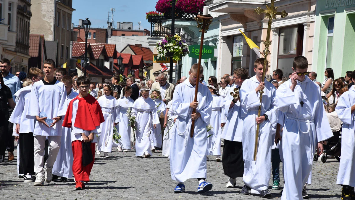 Uroczystość Bożego Ciała w Gostyniu - procesja przeszła ulicami miasta