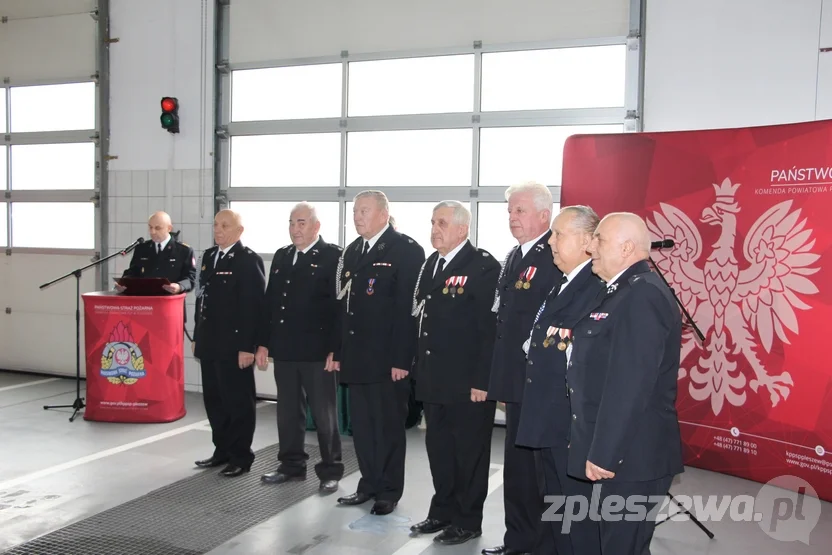 Strażacy z powiatu pleszewskiego odebrali nowe auta i świadczenia