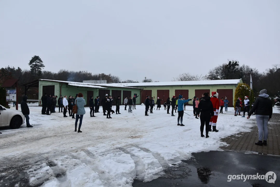 Mikołajkowy Charytatywny Marsz Nordic Walking „Idziemy dla Julki”