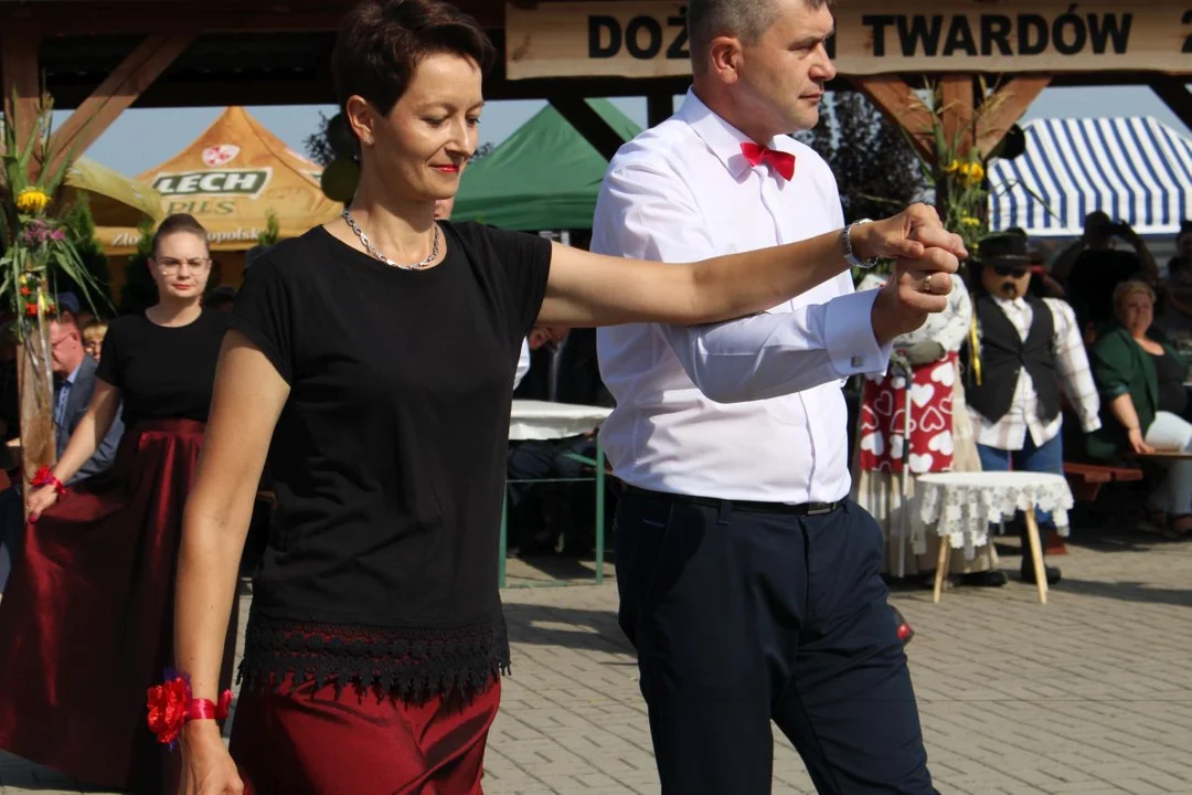 Tłumy na dożynkach wiejskich w Twardowie