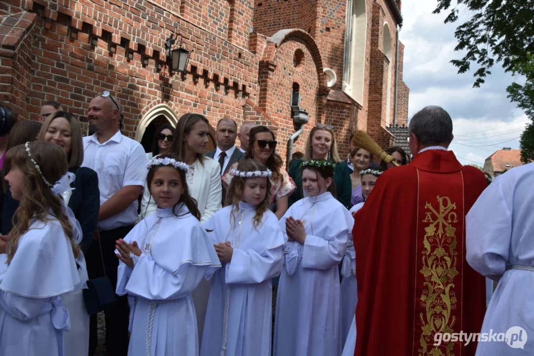 Uroczystość Pierwszej Komunii Świętej w parafii farnej w Gostyniu