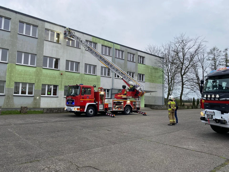 Ćwiczenia z nowym wozem OSP Dobrzyca