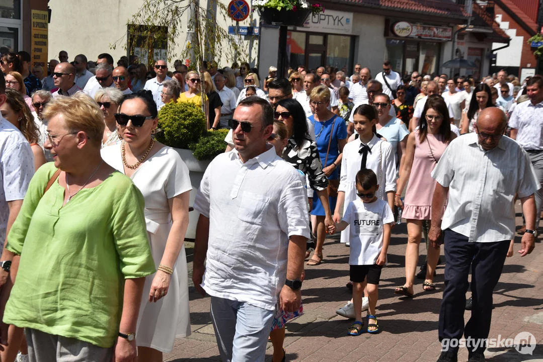 Gostyń - Boże Ciało 2023 - procesja ulicami miasta