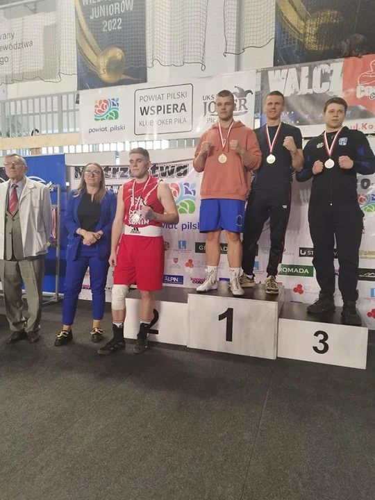 Pięściarze klubu Sporty Walki Rawicz na mistrzostwach województwa w Pile