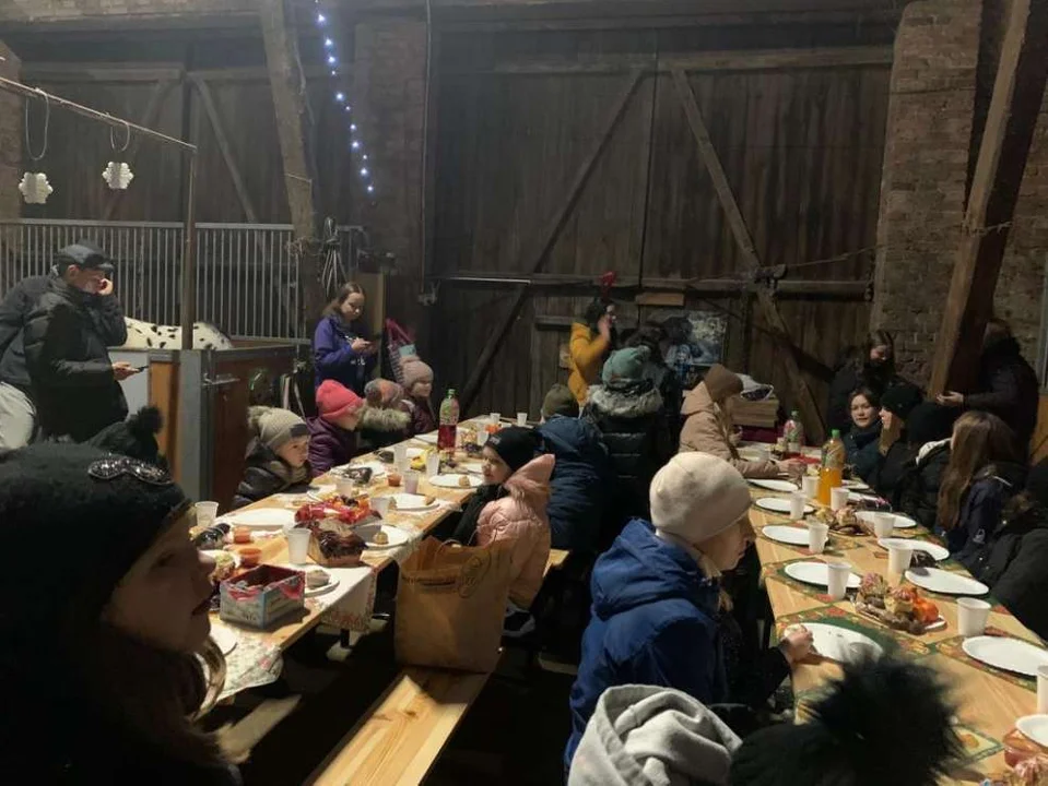 Niezwykła wigilia w Stajni Papillon w Rozdrażewie. Zobacz ZDJĘCIA - Zdjęcie główne