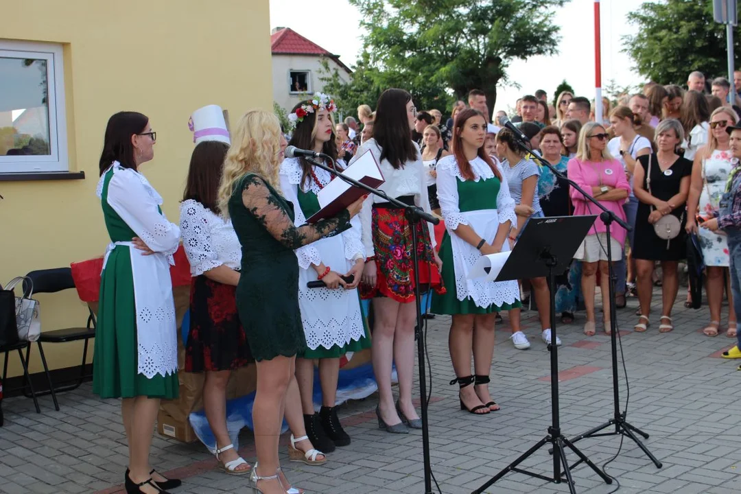 Tłumy na dożynkach wiejskich w Twardowie