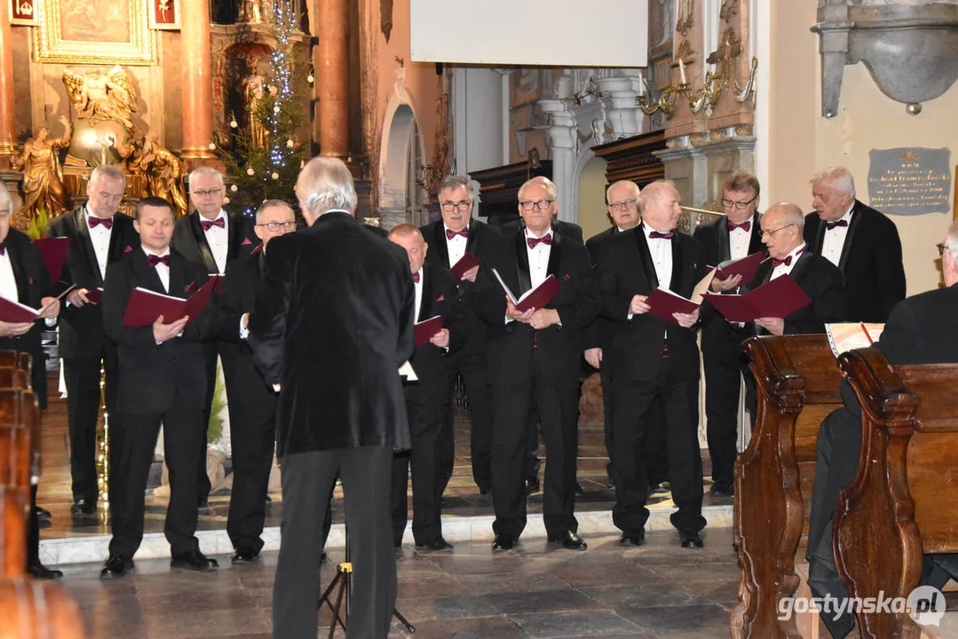 Chór Słowiki 60 - koncert kolęd w kościele na Zdzieżu w Borku Wlkp.
