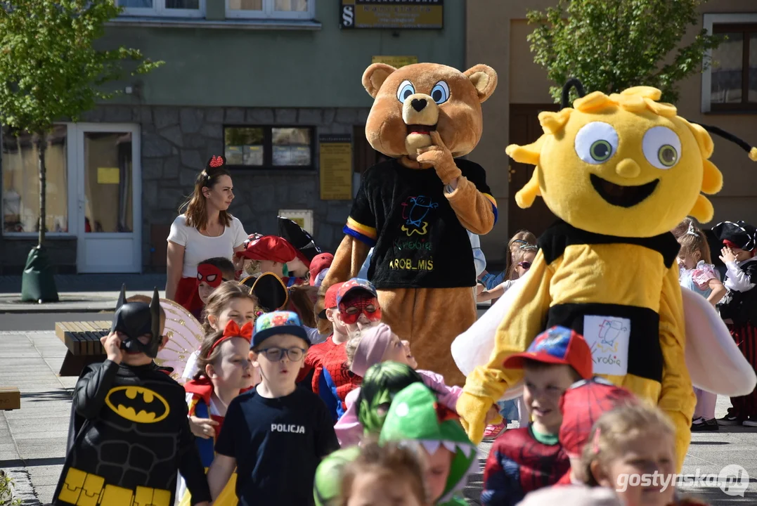 Parada Żywych Książek - Tydzień Bibliotek w gminie Krobia -