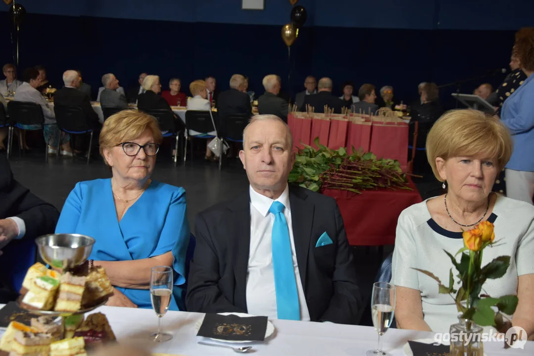 Jubileusze małżeńskie w gminie Gostyń. Blisko 60 par otrzymało pamiątkowe medale