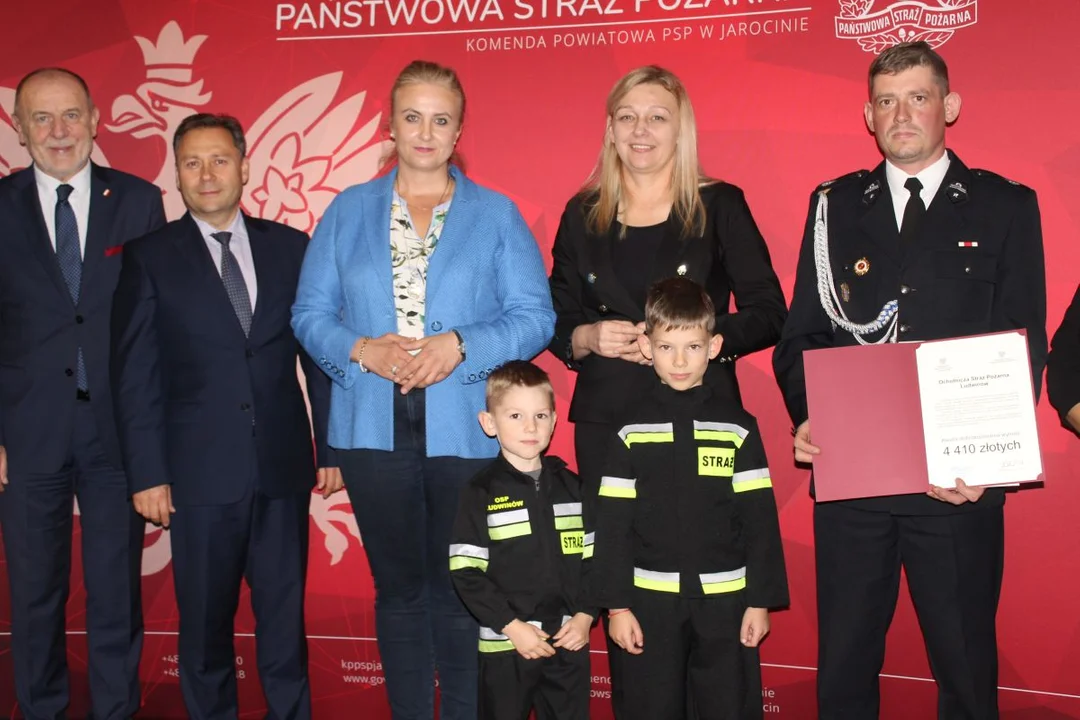 Młodzi strażacy z powiatu jarocińskiego otrzymali 141 tys. zł na sprzęt i szkolenia [ZDJĘCIA] - Zdjęcie główne