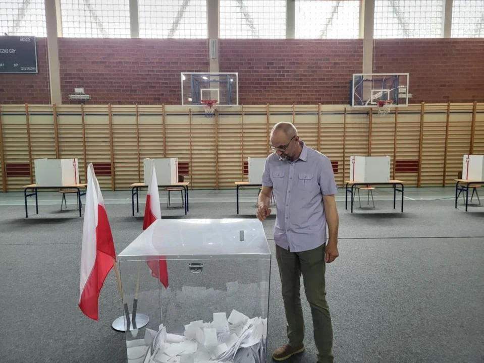 Wybowy prezydenckie 20025 - II tura, frekwencja z godz. 12.00