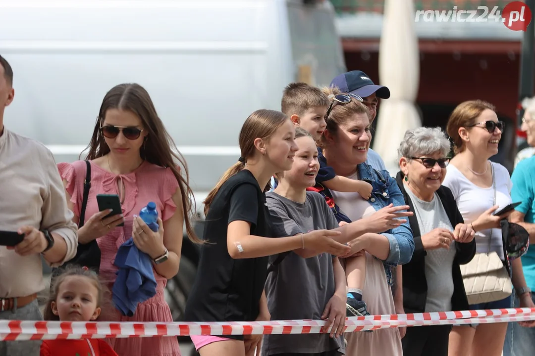 Sztafety szkolne w ramach 24h Rawickiego Festiwalu Sportu