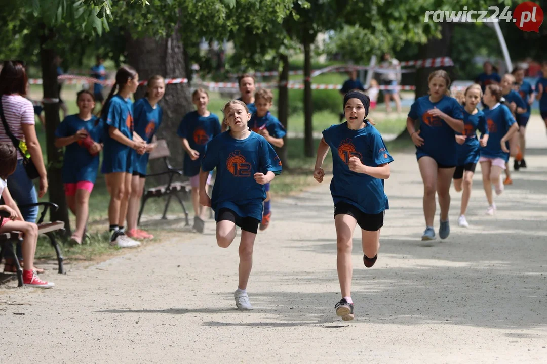 Sztafety szkolne w ramach 24h Rawickiego Festiwalu Sportu