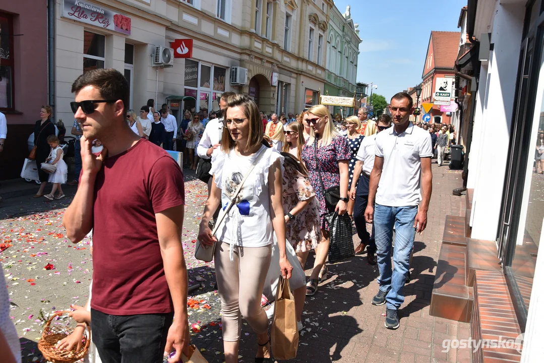 Gostyń - Boże Ciało 2023 - procesja ulicami miasta