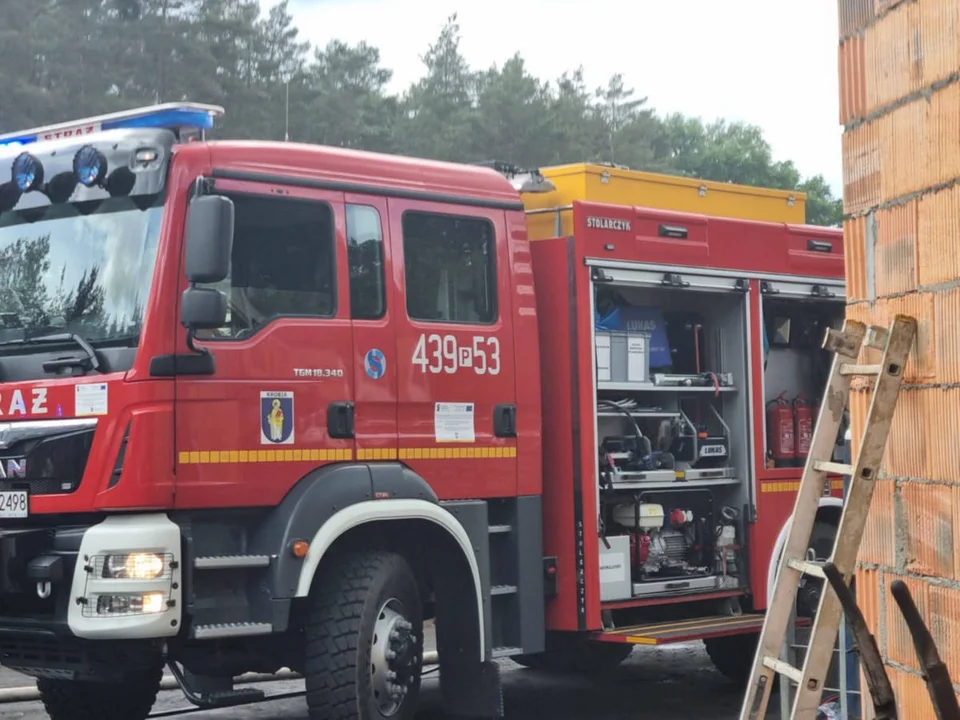 Pożar na stacji demontażu pojazdów w Śmiłowie, gm. Poniec