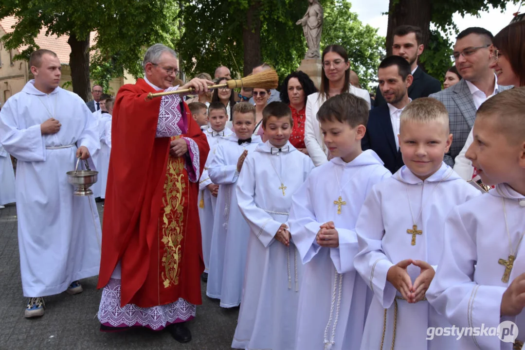 Uroczystość Pierwszej Komunii Świętej w parafii farnej w Gostyniu