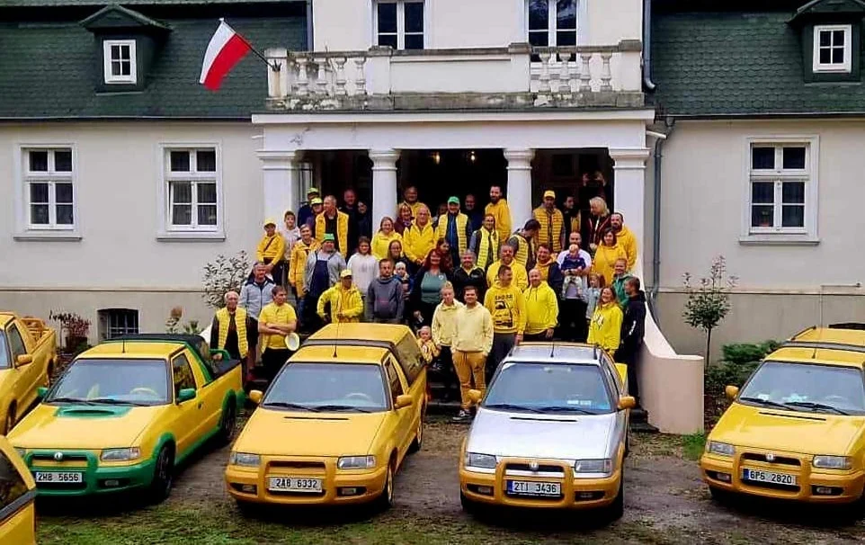 W Gołuchowie odbył się pierwszy w Polsce zlot Skody Felicii Fun! [ZDJĘCIA] - Zdjęcie główne