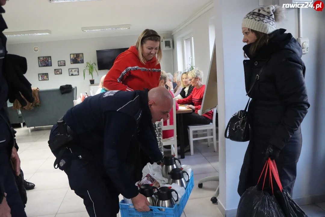 Wspólna akcja policji i Centrum Usług Społecznych w Rawiczu