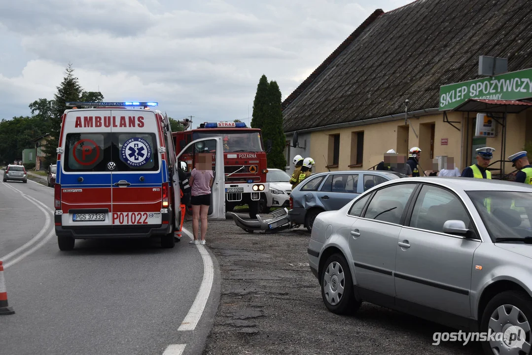 Zderzenie trzech samochodów na DK12