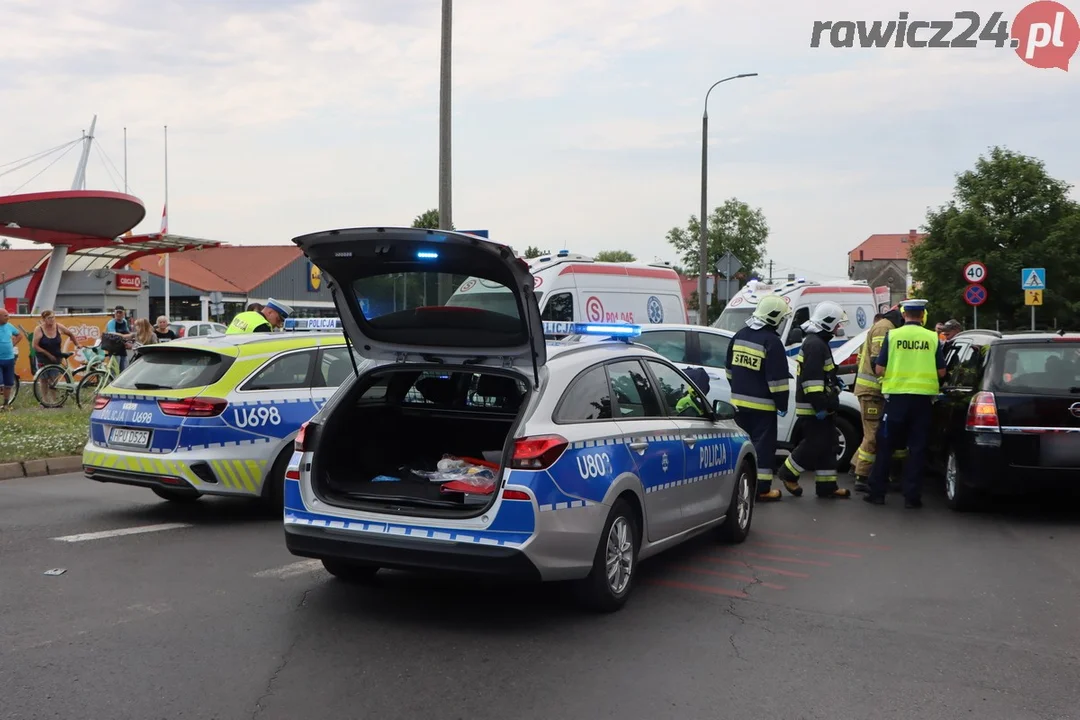 Wypadek na skrzyżowaniu ul. Przyjemskiego i Leśnej w Rawiczu