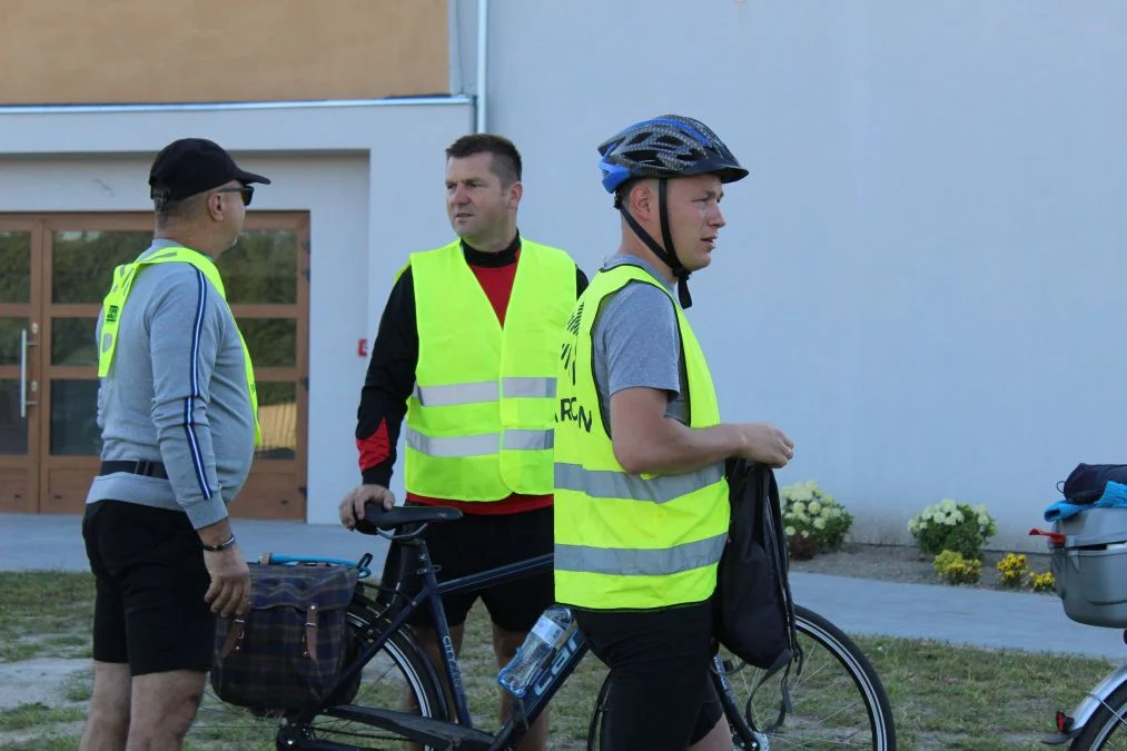 Rowerzyści z Jarocina wyruszyli w drogę na Jasną Górę