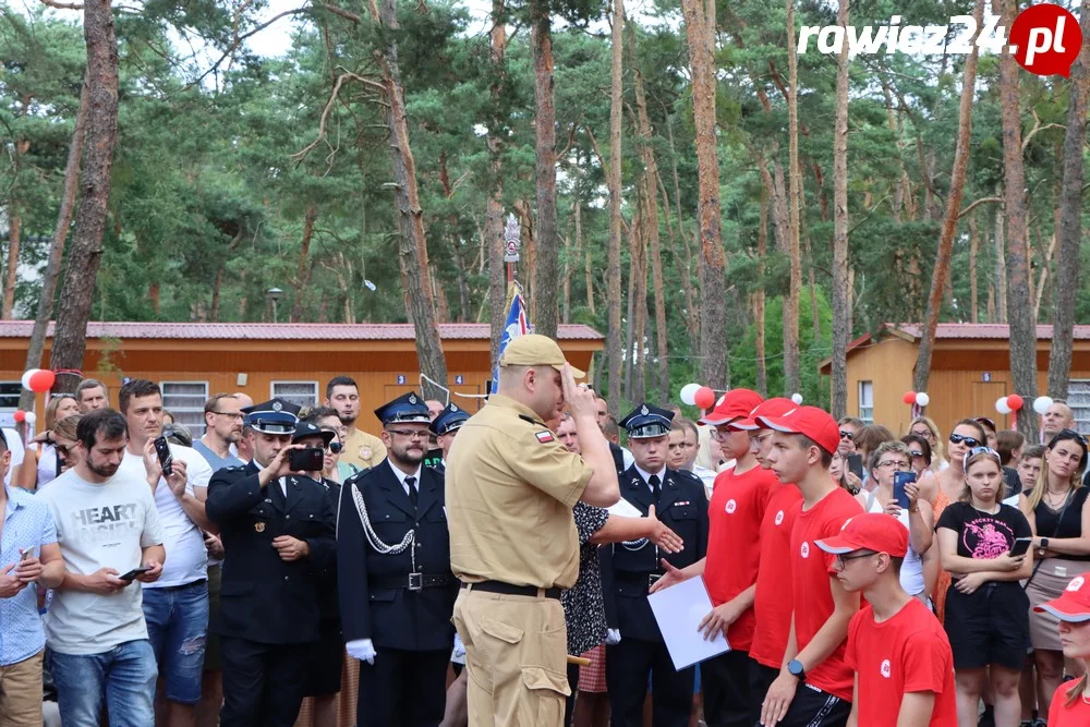 Ślubowanie i pasowanie na strażaka - członka MDP w Brennie (powiat leszczyński)