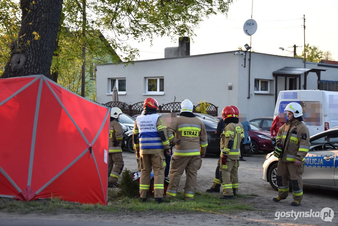 W Śmiłowie (gm. Poniec) nastolatek uderzył w słup osobówką