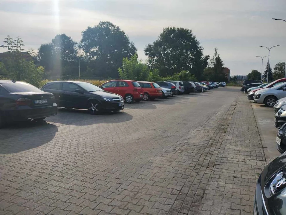 Parking przy ulicy św. Ducha w Jarocinie