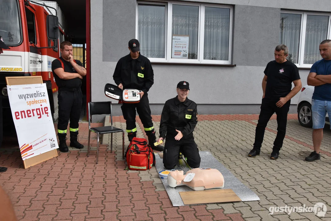 Spotkanie edukacyjno-prezentacyjne w remizie OSP Kromolice - jak używać defibrylatora?