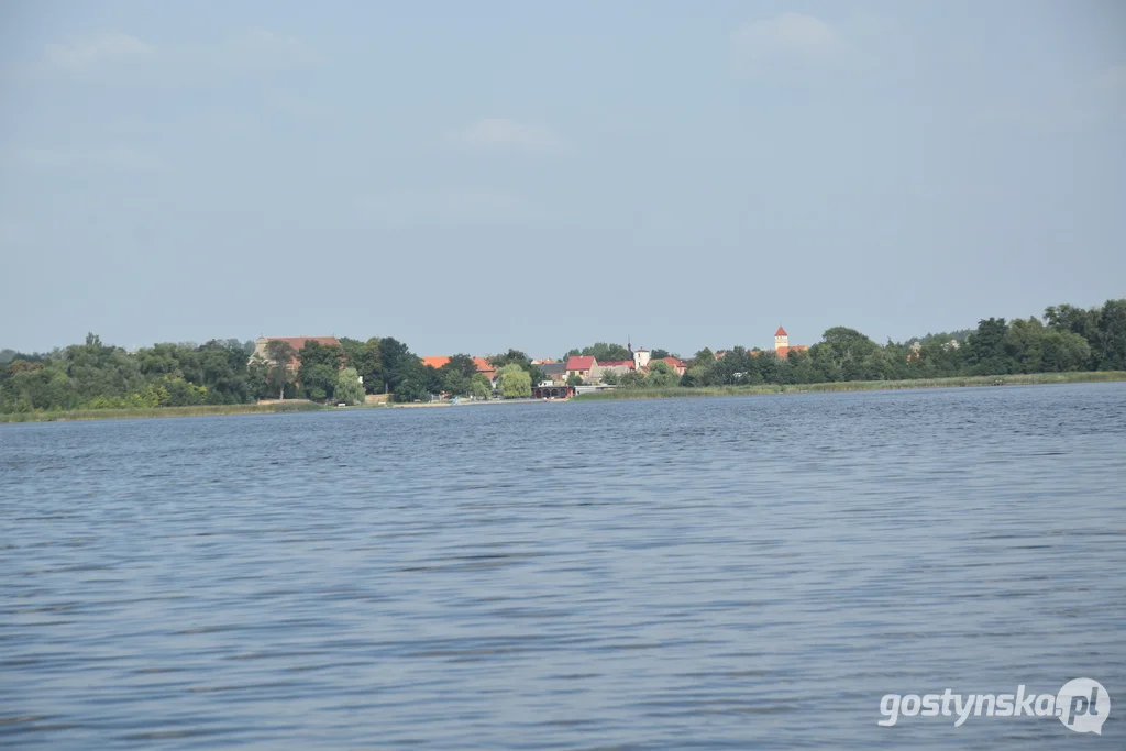 Gostyńska plaża nad jeziorem w Dolsku