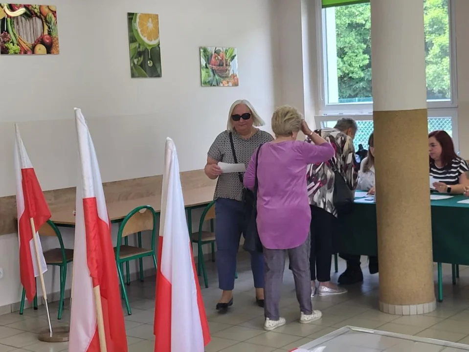 Wybowy prezydenckie 20025 - II tura, frekwencja z godz. 12.00