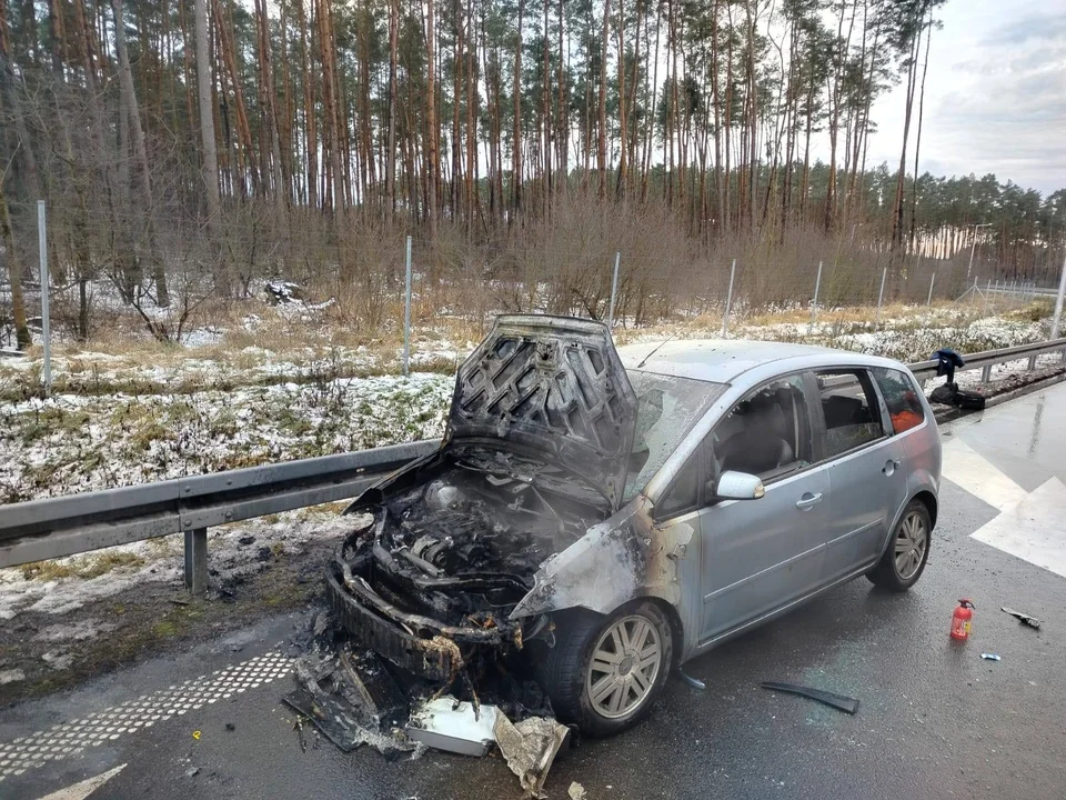 Auto zapaliło się podczas jazdy na S5. Kierowca trafił do... aresztu - Zdjęcie główne