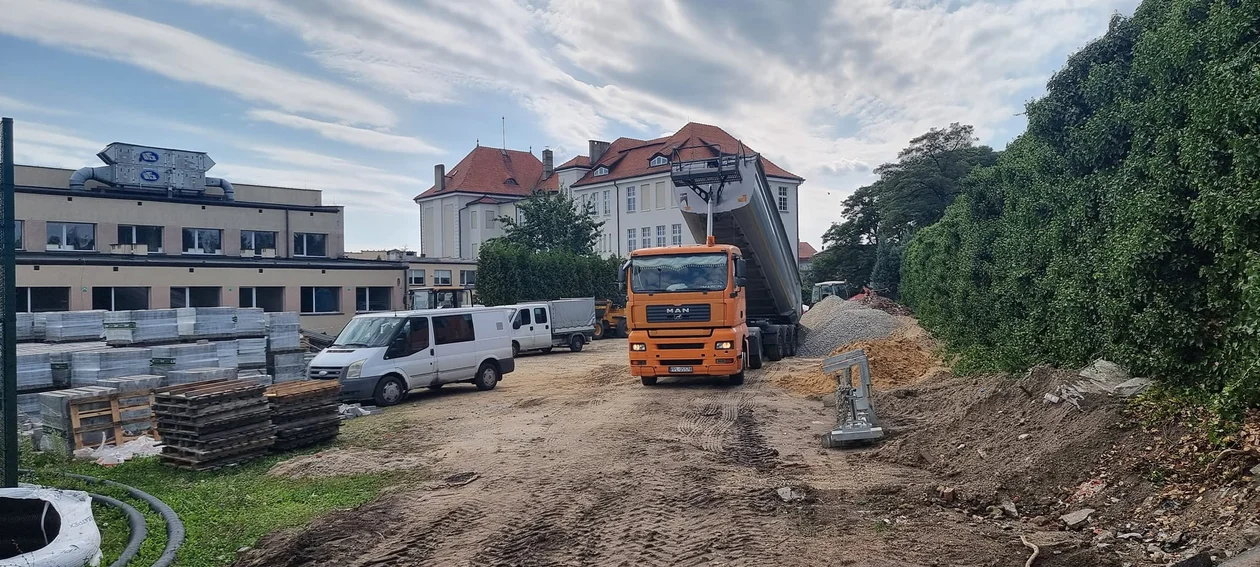 Trwa remont Zespołu Szkół Usługowo-Gospodarczych w Pleszewie [ZDJĘCIA] - Zdjęcie główne