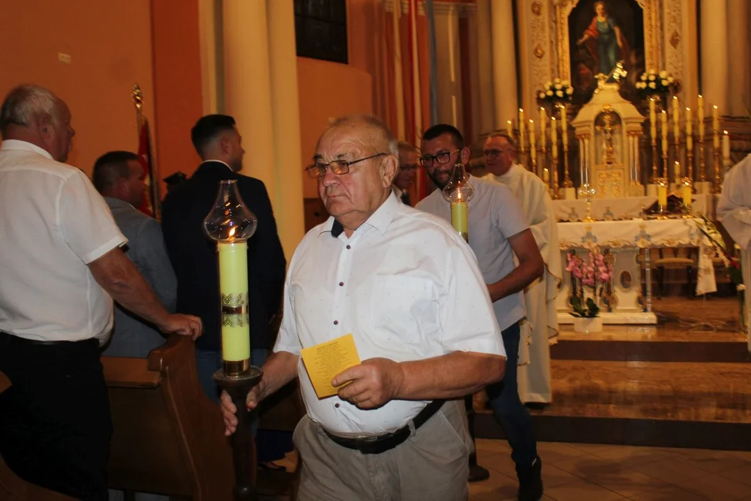 Uroczystość Matki Bożej Cieleckiej w parafii św. Małgorzaty w Cielczy z zawierzeniem KGW z gminy Jarocin