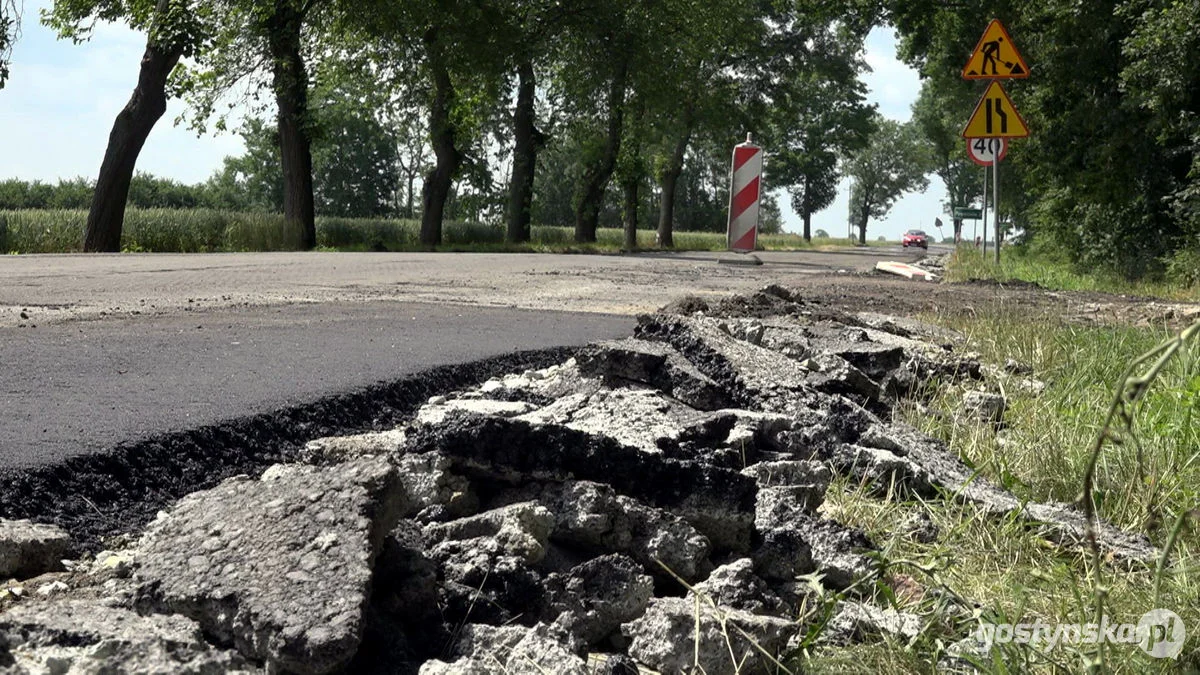 Remontowana droga powiatowa z Pogorzeli do Kaczagórki