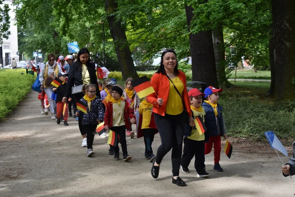 Krotoszyn. Miasteczko europejskie i pochód przedszkolaków