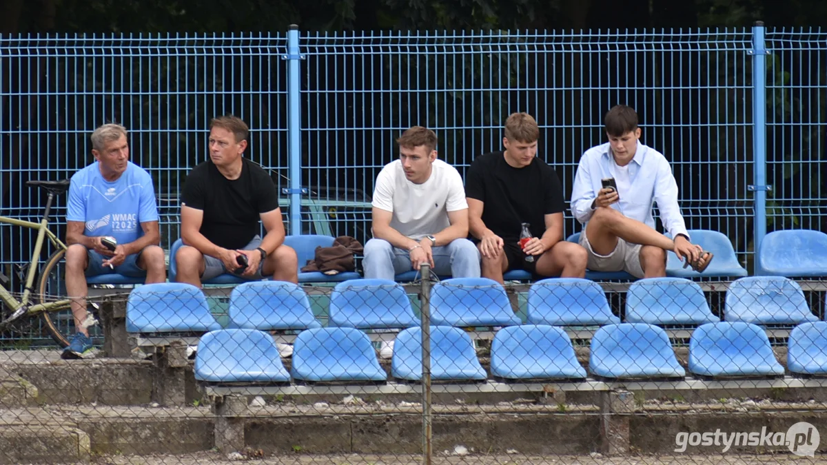 Korona Piaski - Piast Kobylnica 1 : 3