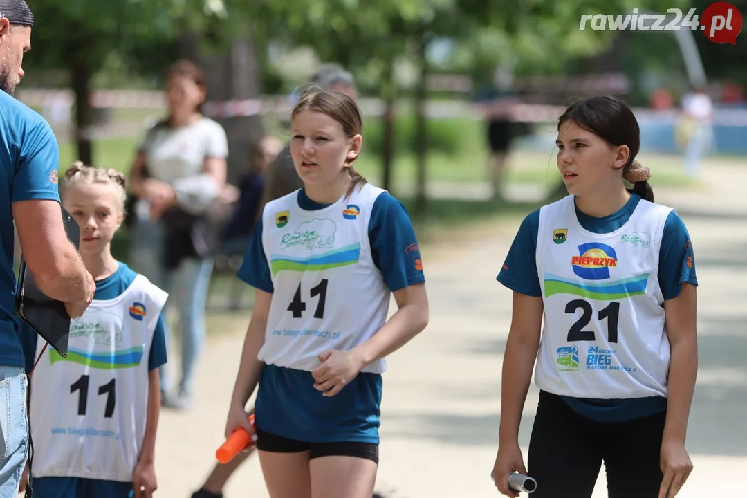 Sztafety szkolne w ramach 24h Rawickiego Festiwalu Sportu