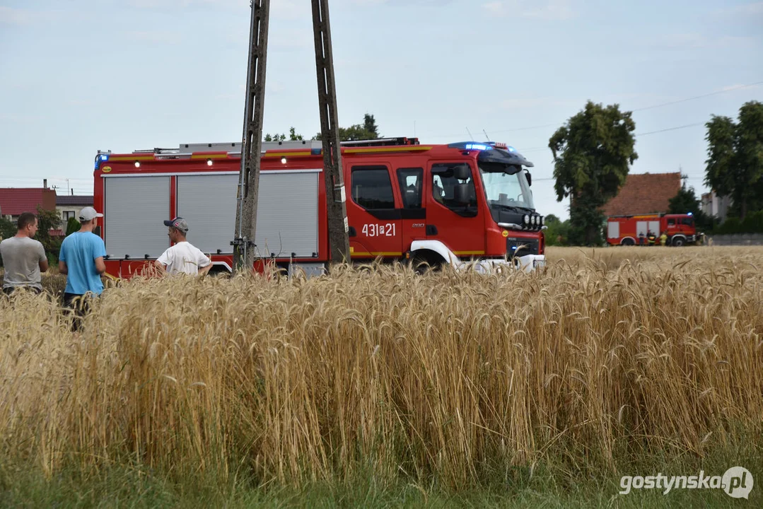 Pożar zboża w Poniecu i Kuczynie