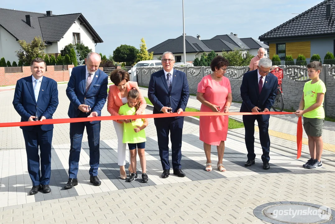 Oddanie do użytku ulic Wiejskiej, Rolniczej i Ogrodowej w Pępowie oraz kanalizacji sanitarnej i drogi w Babkowicach