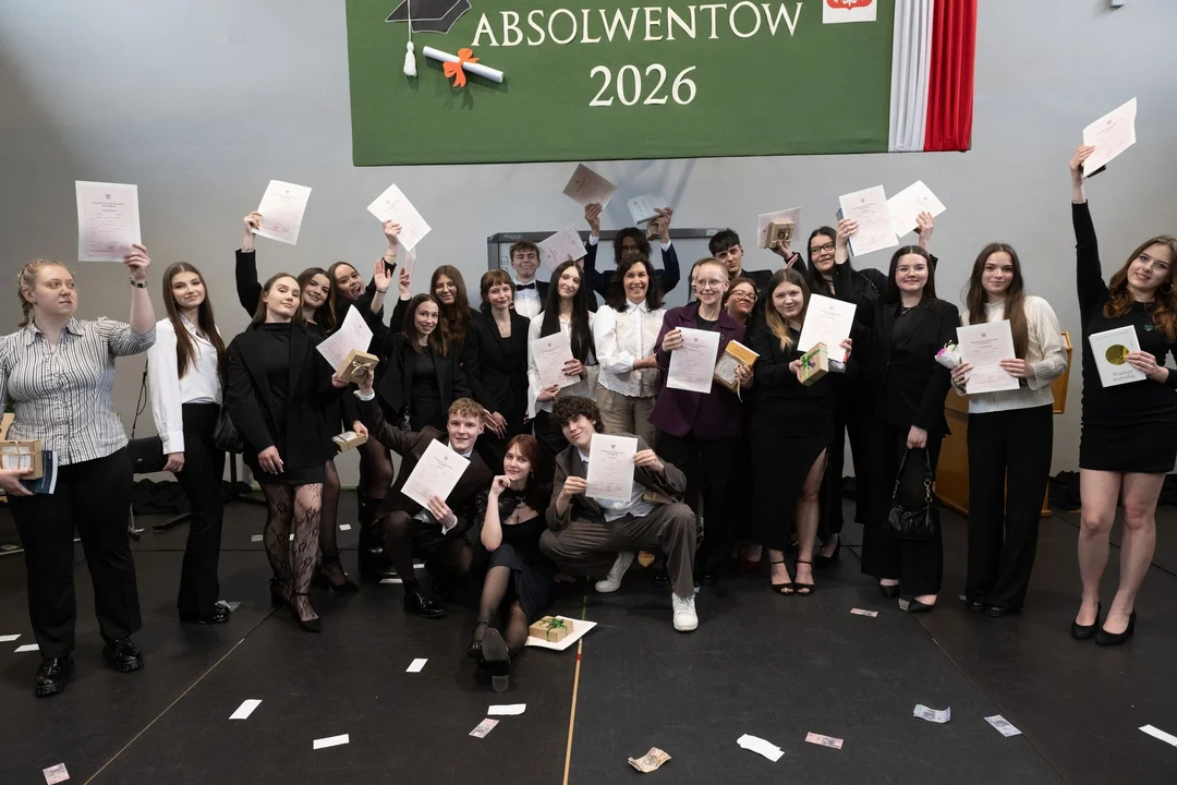 „Cerama” pożegnała maturzystów