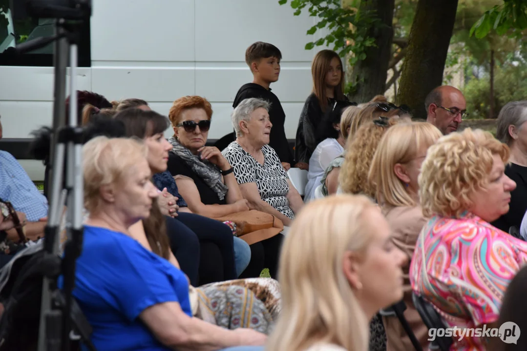 Odsłonięcie szyldu parku im. Adama Mickiewicza w Borku Wlkp.